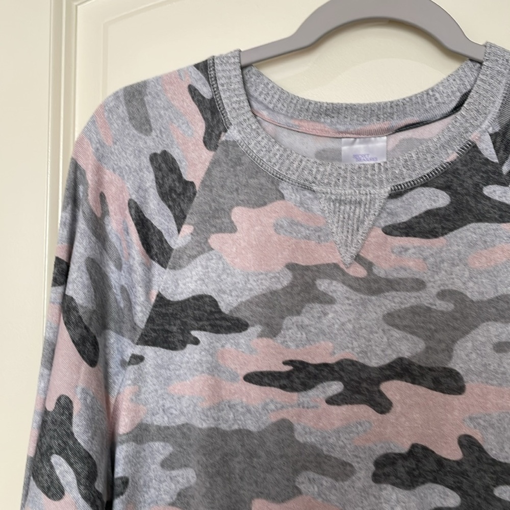 Sweatshirt - Picture 2 of 6